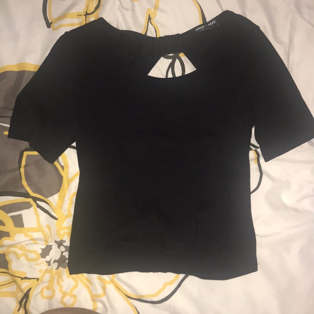 cropped bow top